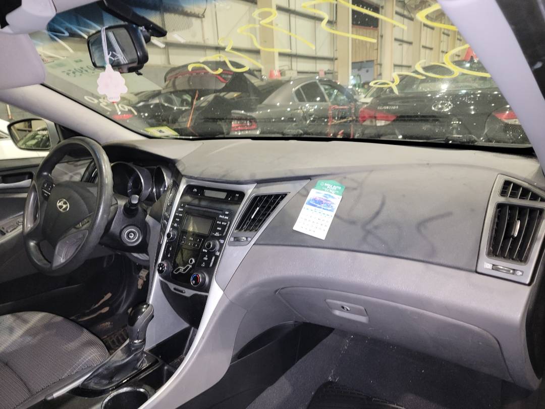 2012 HYUNDAI SONATA — 95295 Miles — Lot H443854 - Marhaba Auctions Used Cars - Image 4