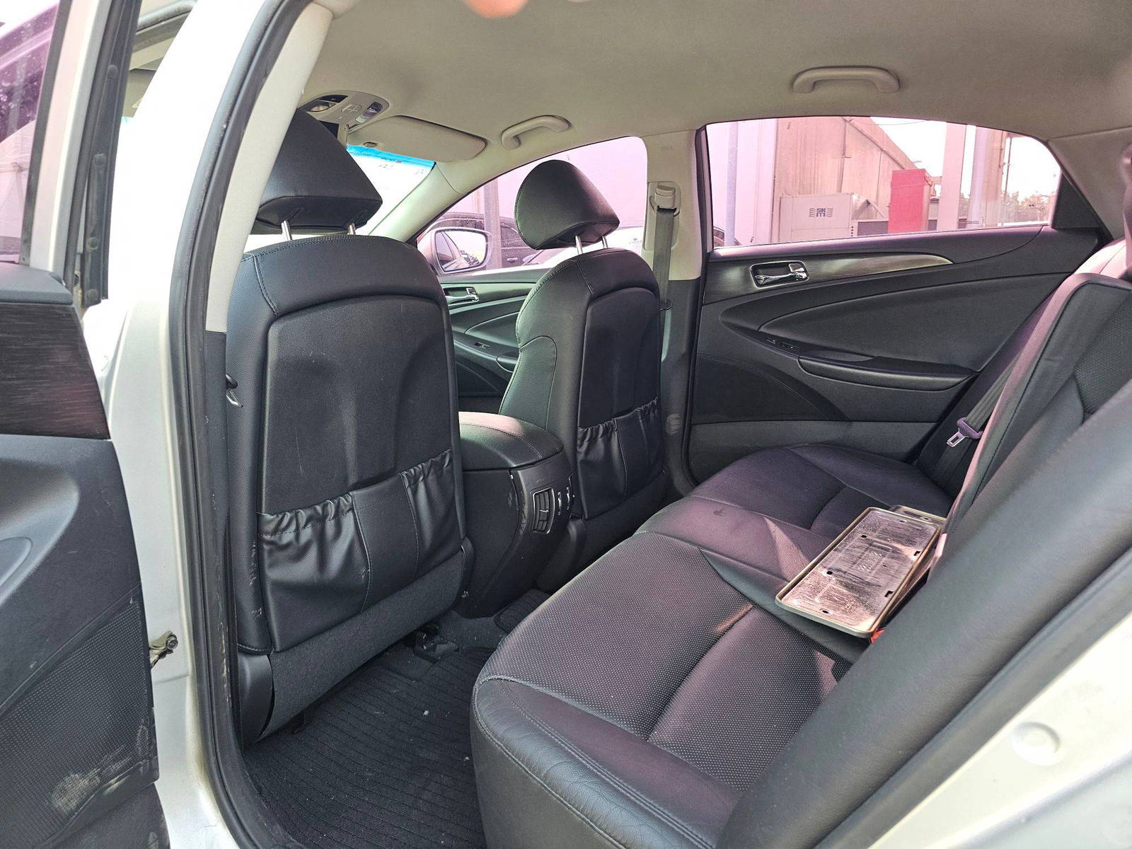 2012 HYUNDAI SONATA — 172157 KM — Lot 449432 — Souq - Marhaba Auctions Used Cars - Image 6