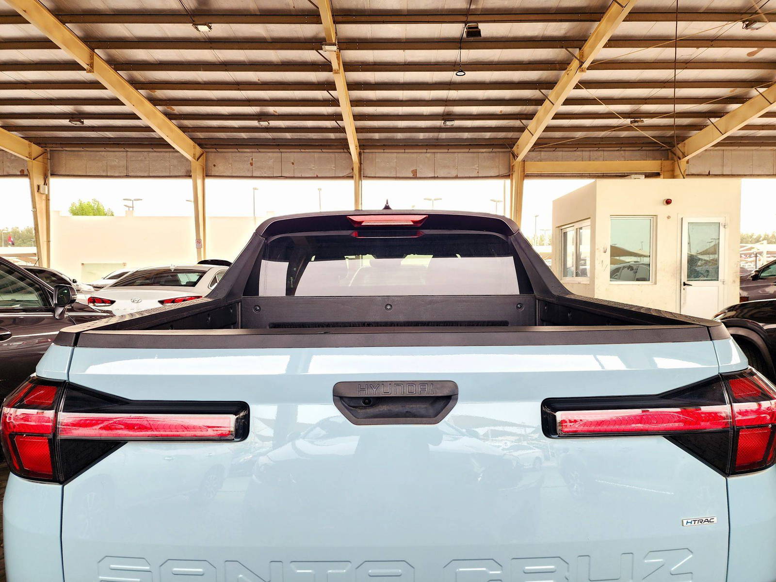 2022 HYUNDAI SANTA CRUZ SEL — 16250 Miles — Lot 42213534 — Souq - Marhaba Auctions Used Cars - Image 12