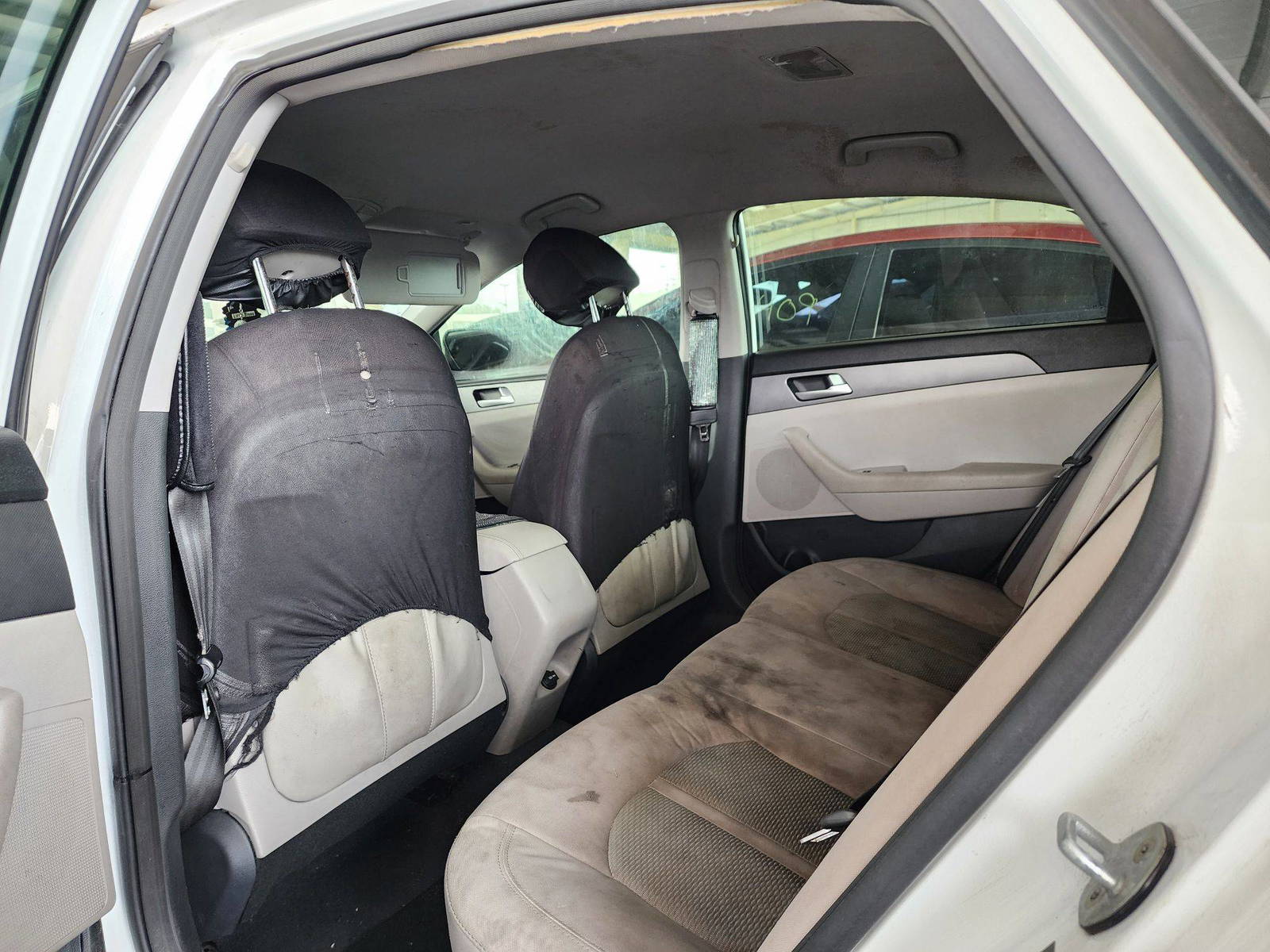 2015 HYUNDAI SONATA — 199289 Miles — Lot 660194 — Souq - Marhaba Auctions Used Cars - Image 6