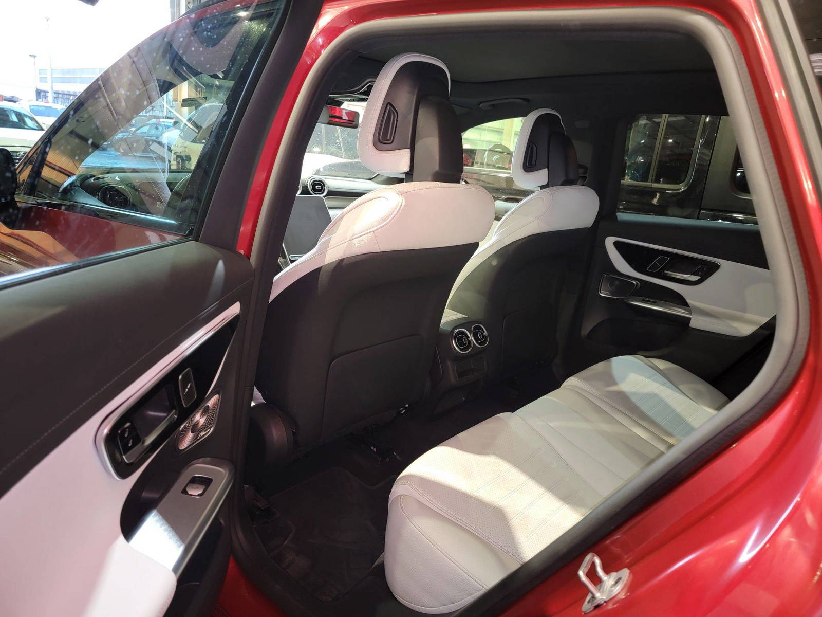 MERCEDES BENZ GLC-300 2023 - Marhaba Auction Used Cars - Image 8