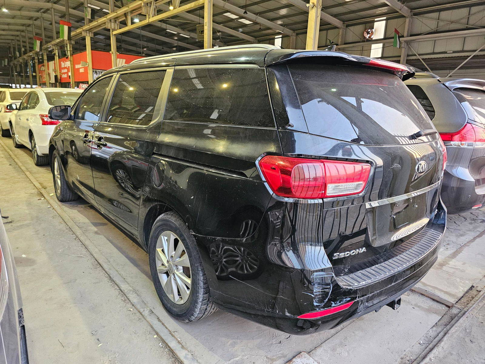 KIA SEDONA 2016 view 2