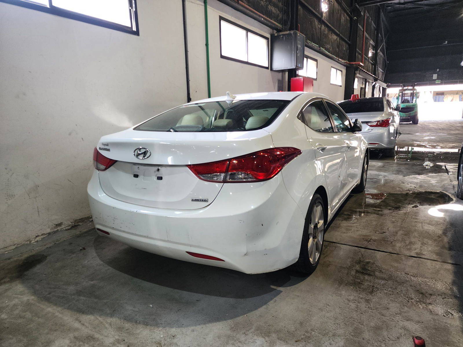 2013 HYUNDAI ELANTRA — 185168 Miles — Lot 296299 — Al Quoz - Marhaba Auctions Used Cars - Image 5
