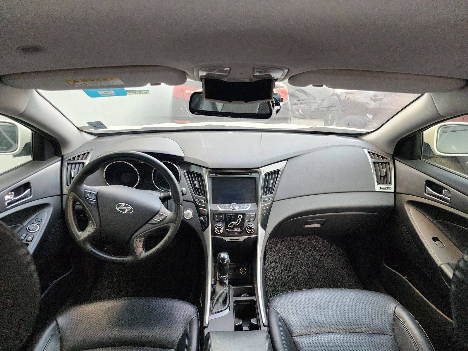 2013 HYUNDAI SONATA — 166743 KM — Lot 062891 — Al Quoz - Marhaba Auctions Used Cars - Image 8