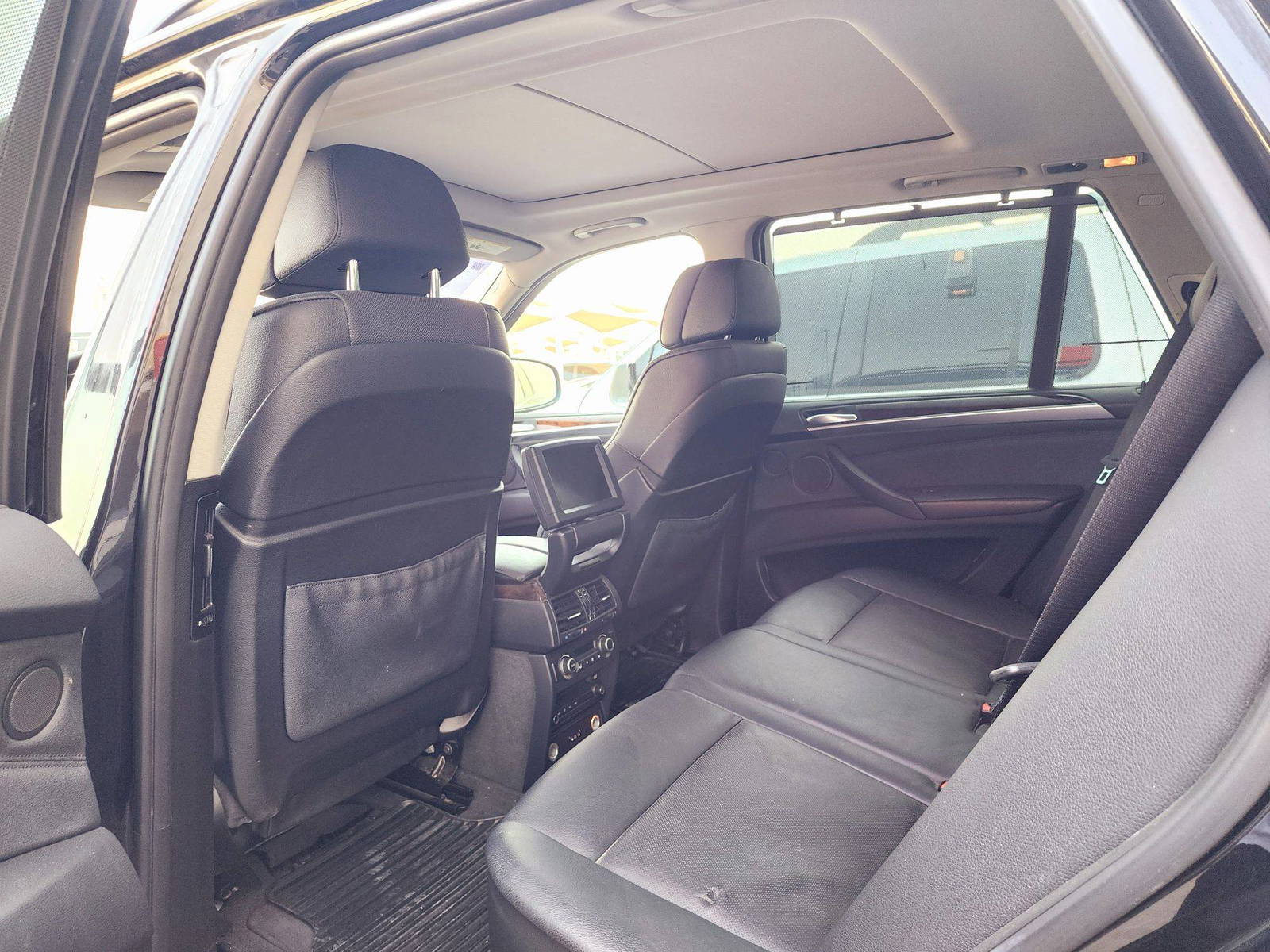 2011 BMW X5 M50I — 252870 KM — Lot 58BL417851 — Souq - Marhaba Auctions Used Cars - Image 6