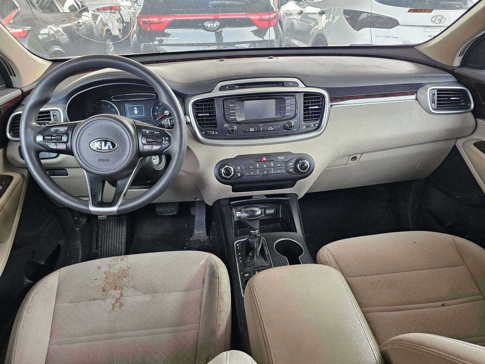2017 KIA SORENTO — 215013 Miles — Lot G326559 — Souq - Marhaba Auctions Used Cars - Image 7