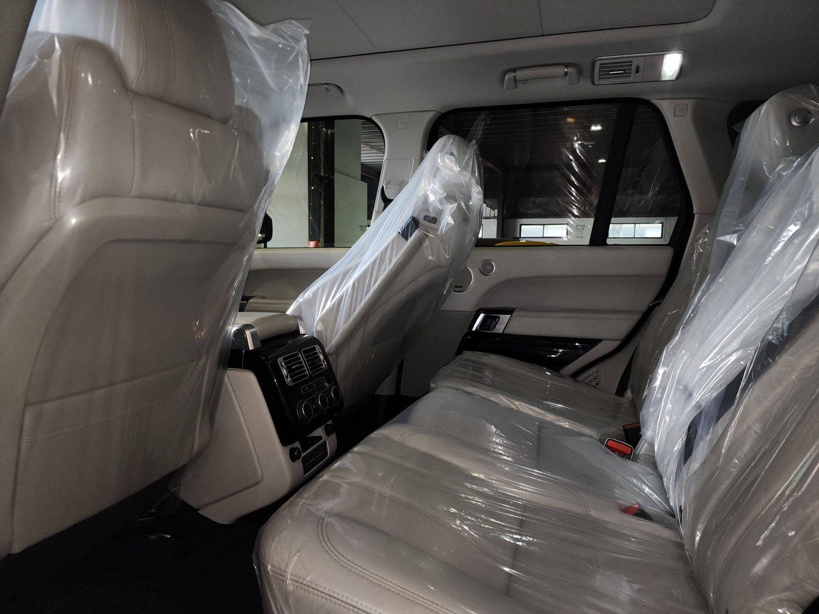 LAND ROVER RANGE ROVER 2017 - Marhaba Auction Used Cars - Image 7