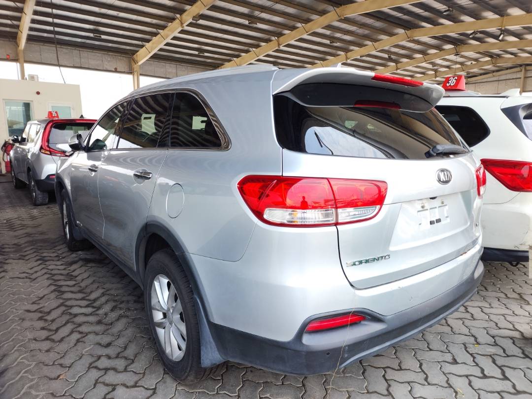 2018 KIA SORENTO — 145583 Miles — Lot 25572 — Souq - Marhaba Auctions Used Cars - Image 6