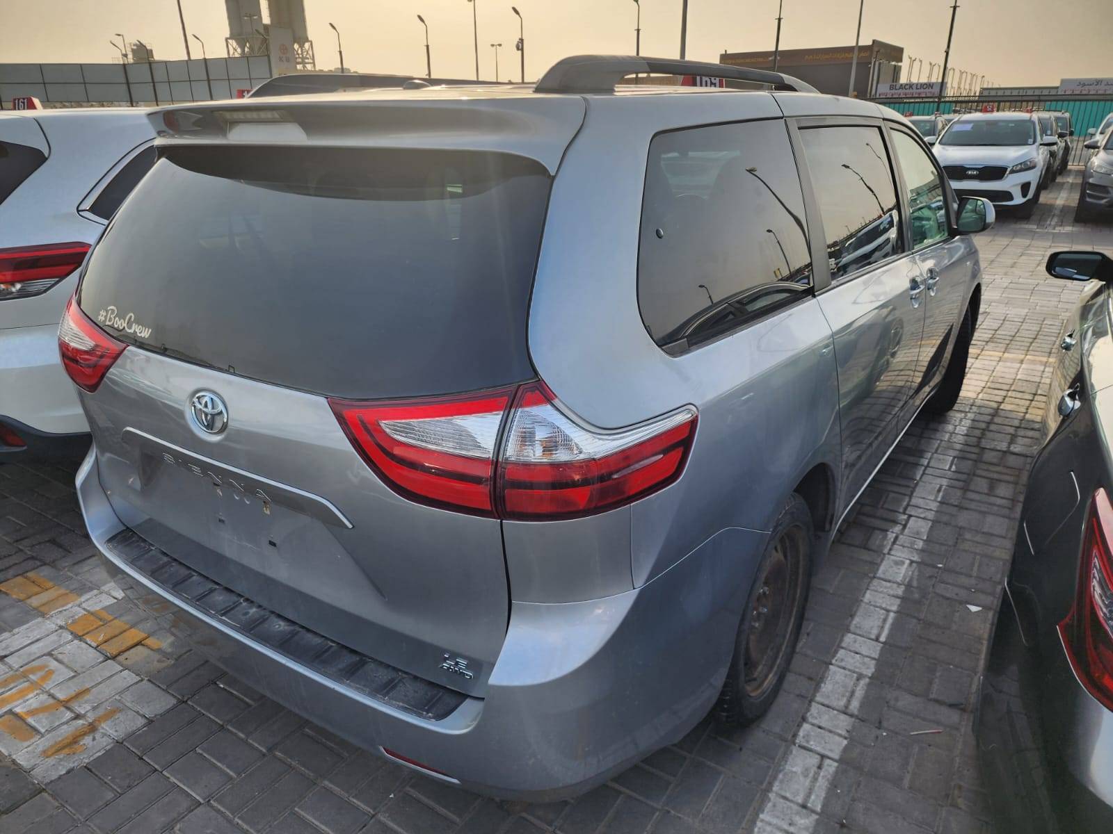 Toyota Sienna 2016 view 2