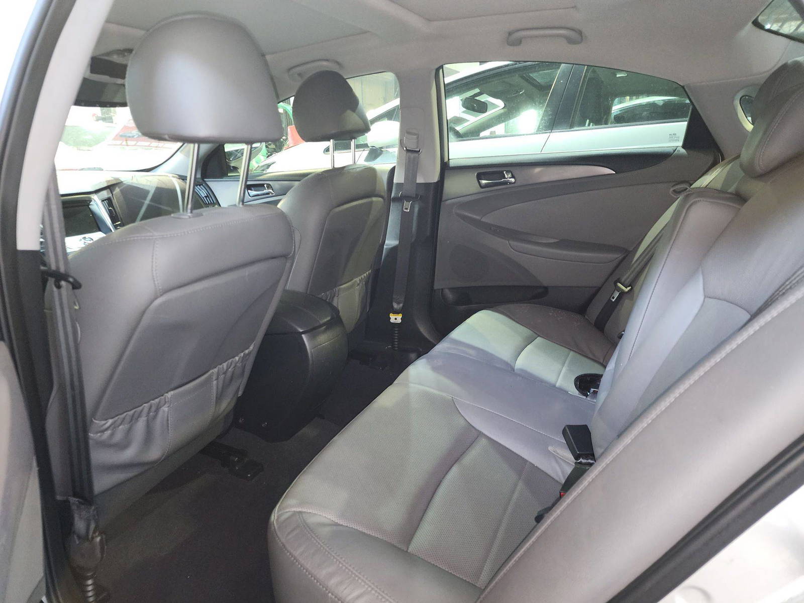 2015 HYUNDAI SONATA — 170656 Miles — Lot 82300915 — Al Quoz - Marhaba Auctions Used Cars - Image 7