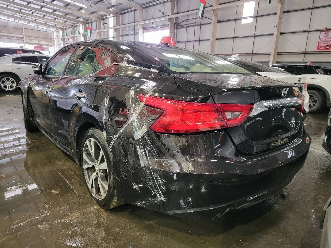 NISSAN MAXIMA