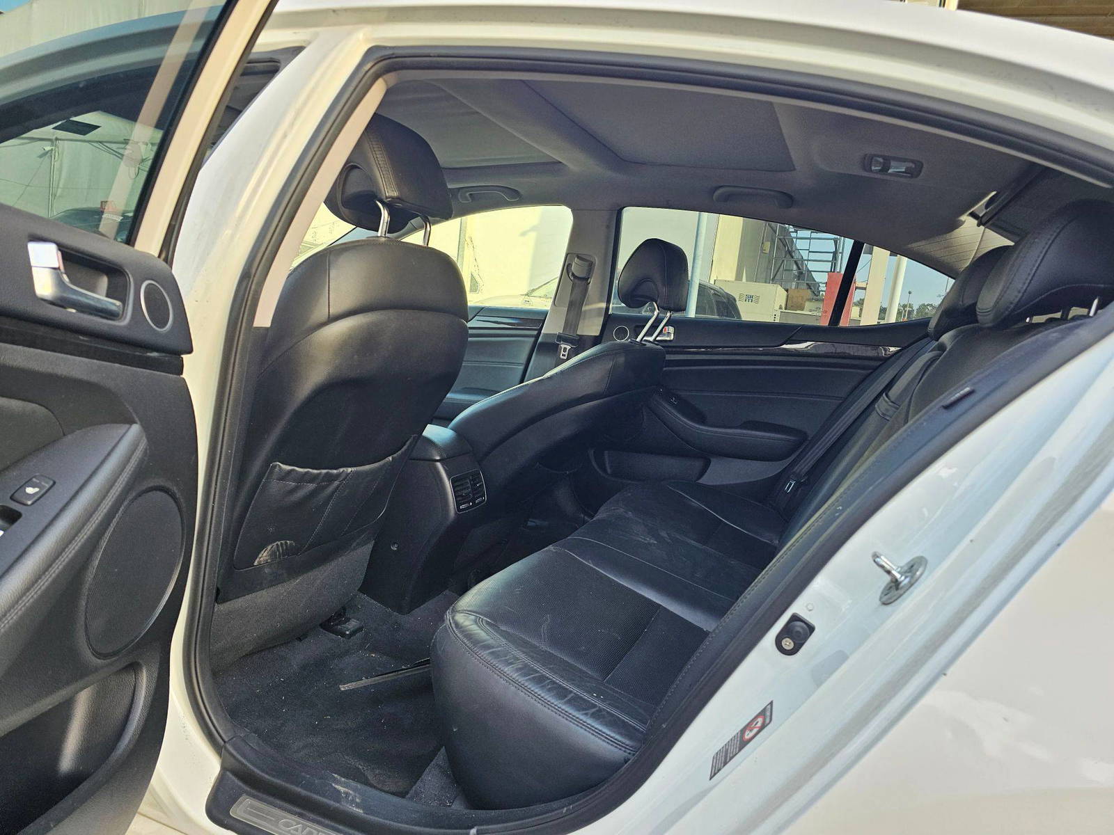 2015 KIA CADENZA — 108854 Miles — Lot D71F5173466 — Souq - Marhaba Auctions Used Cars - Image 6