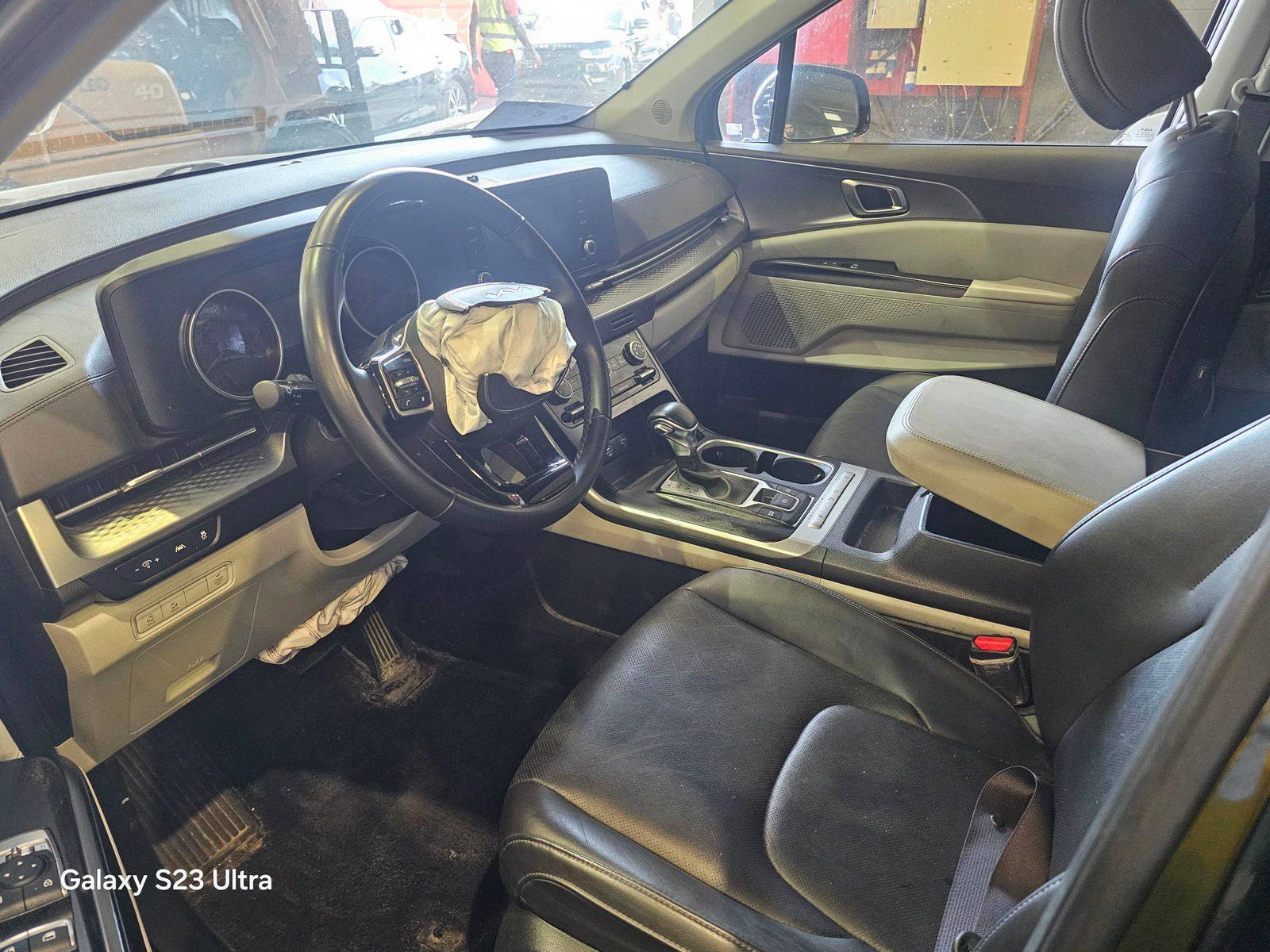 KIA CARNIVAL LX 2023 - Marhaba Auction Used Cars - Image 8