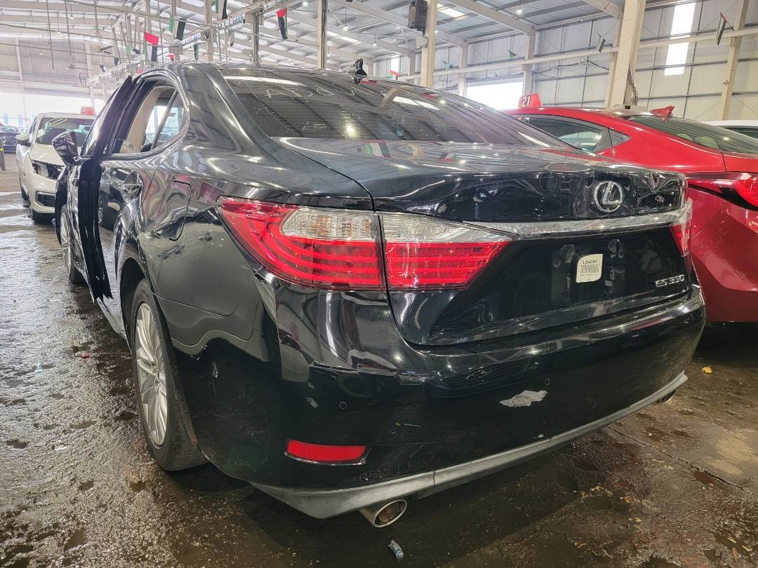 2013 LEXUS ES 350 — 171248 Miles — Lot GXD2013424 — Main - Marhaba Auctions Used Cars - Image 5