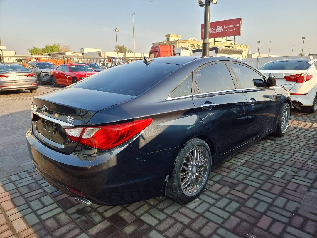 2013 HYUNDAI SONATA — 214099 Miles — Lot 125487 — Ind. 12 - Marhaba Auctions Used Cars - Image 4