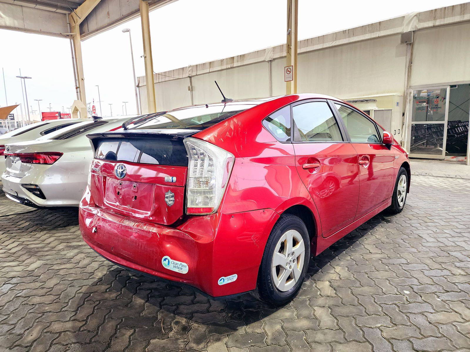 2010 TOYOTA PRIUS — 196728 Miles — Lot 0104503 — Souq - Marhaba Auctions Used Cars - Image 4