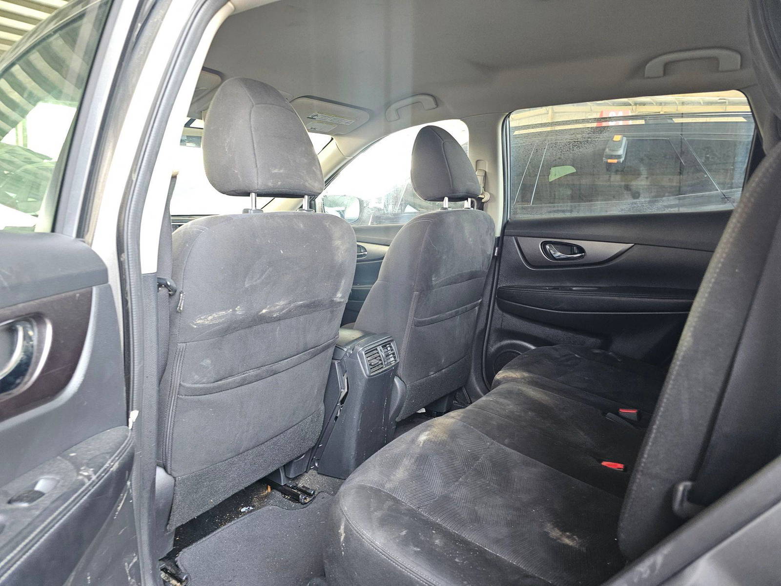 2015 NISSAN ROGUE — 169905 Miles — Lot V2FP534436 — Souq - Marhaba Auctions Used Cars - Image 6