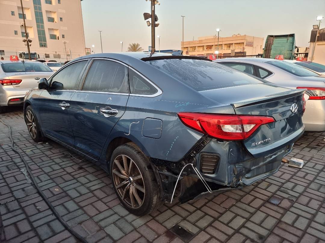 2015 HYUNDAI SONATA — 173875 Miles — Lot 125478 — Ind. 12 - Marhaba Auctions Used Cars - Image 4
