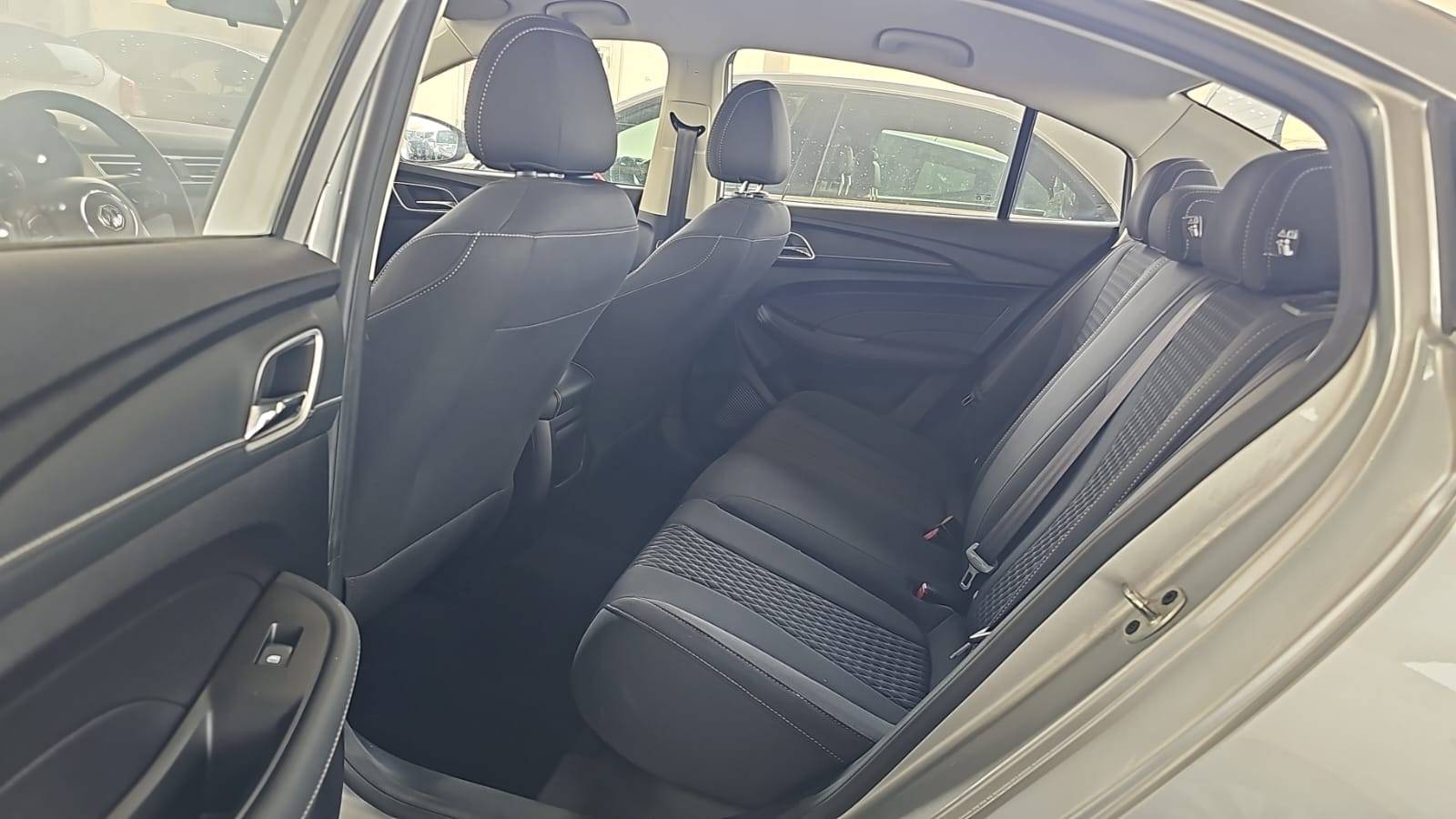 2024 MG MG 5 — 20844 KM — Lot Z058045 — Souq - Marhaba Auctions Used Cars - Image 8