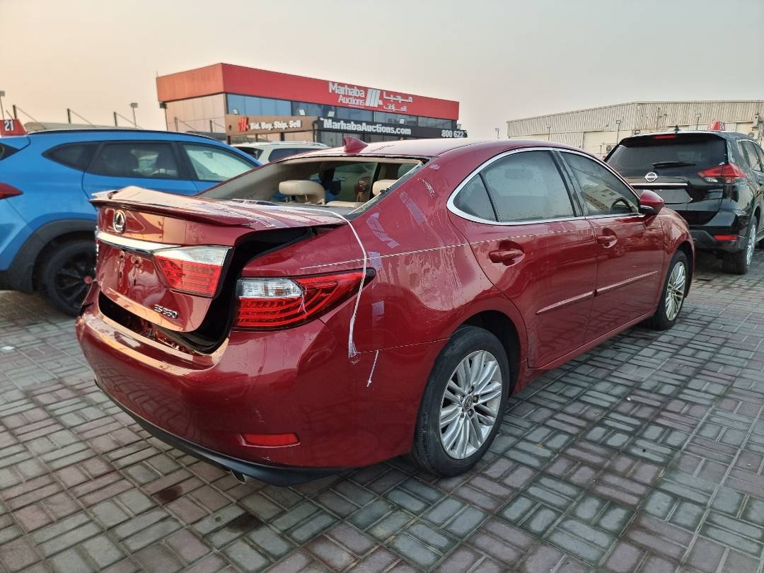 2015 LEXUS ES 350 — 155185 Miles — Lot 125487 — Souq - Marhaba Auctions Used Cars - Image 4