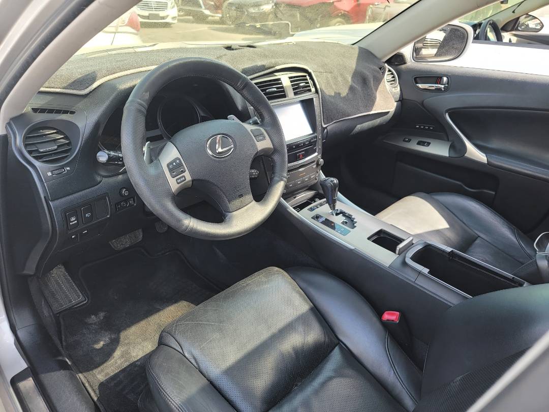 2007 LEXUS IS 250 — 242861 KM — Lot 5032062 — Main - Marhaba Auctions Used Cars - Image 8