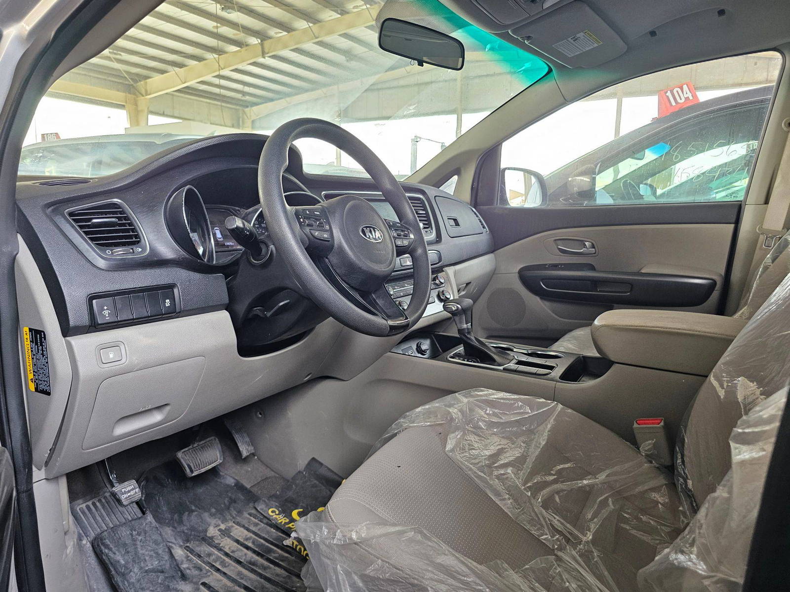 2019 KIA SEDONA — 27432 Miles — Lot 0K6522933 — Souq - Marhaba Auctions Used Cars - Image 8
