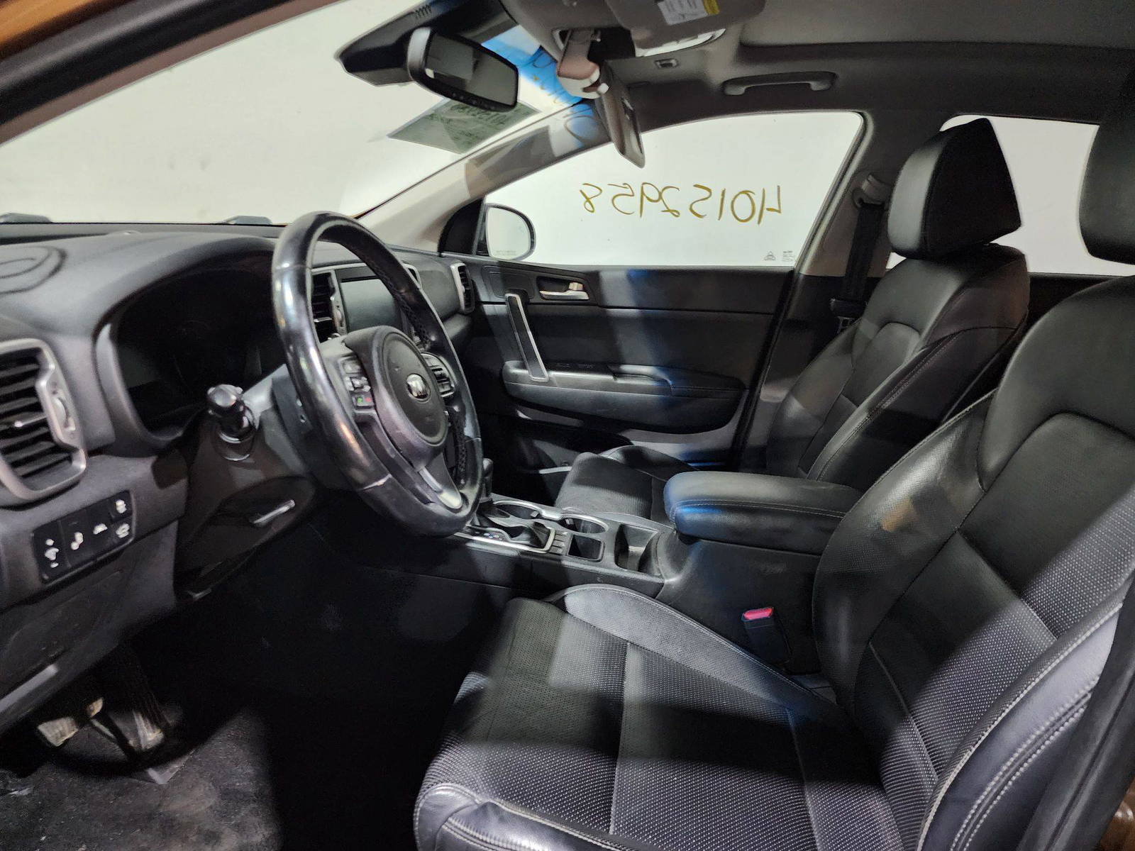 2017 KIA SPORTAGE — 93292 Miles — Lot 40152958 — Al Quoz - Marhaba Auctions Used Cars - Image 8