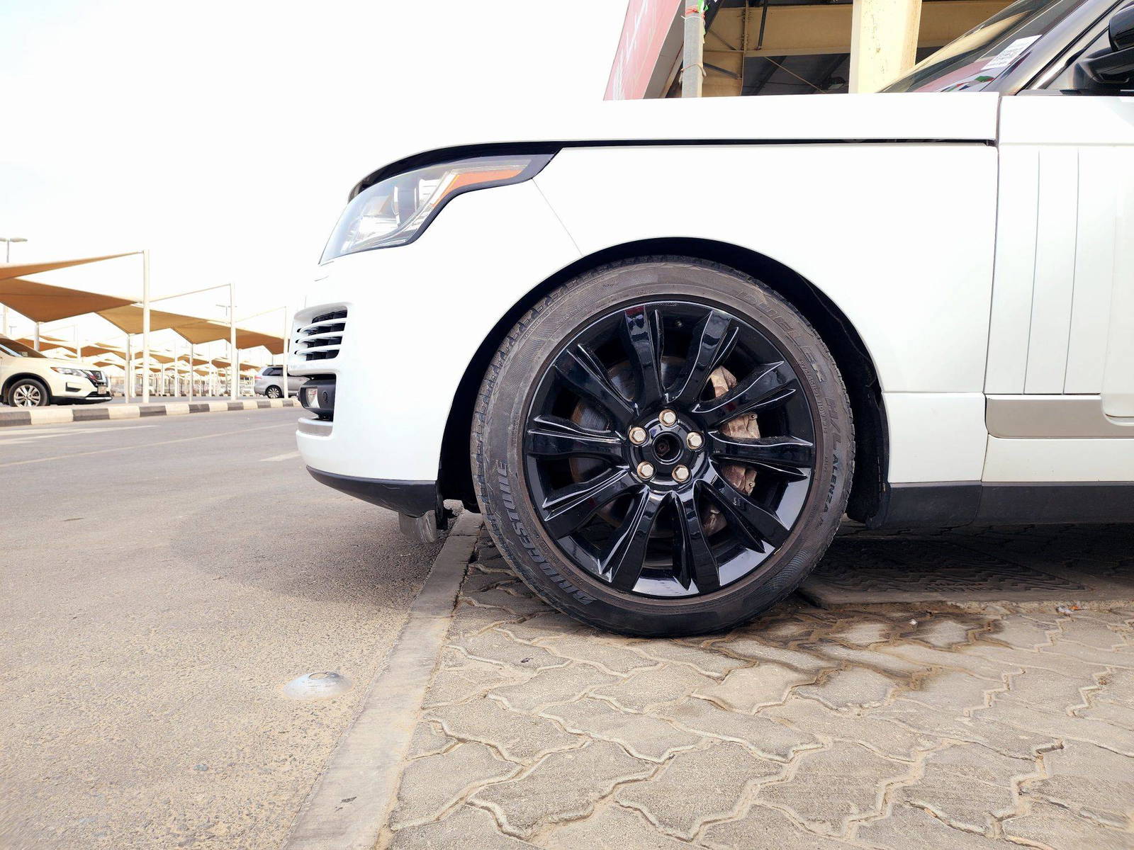 2015 LAND ROVER RANGE ROVER — 116713 KM — Lot 218648 — Souq - Marhaba Auctions Used Cars - Image 11