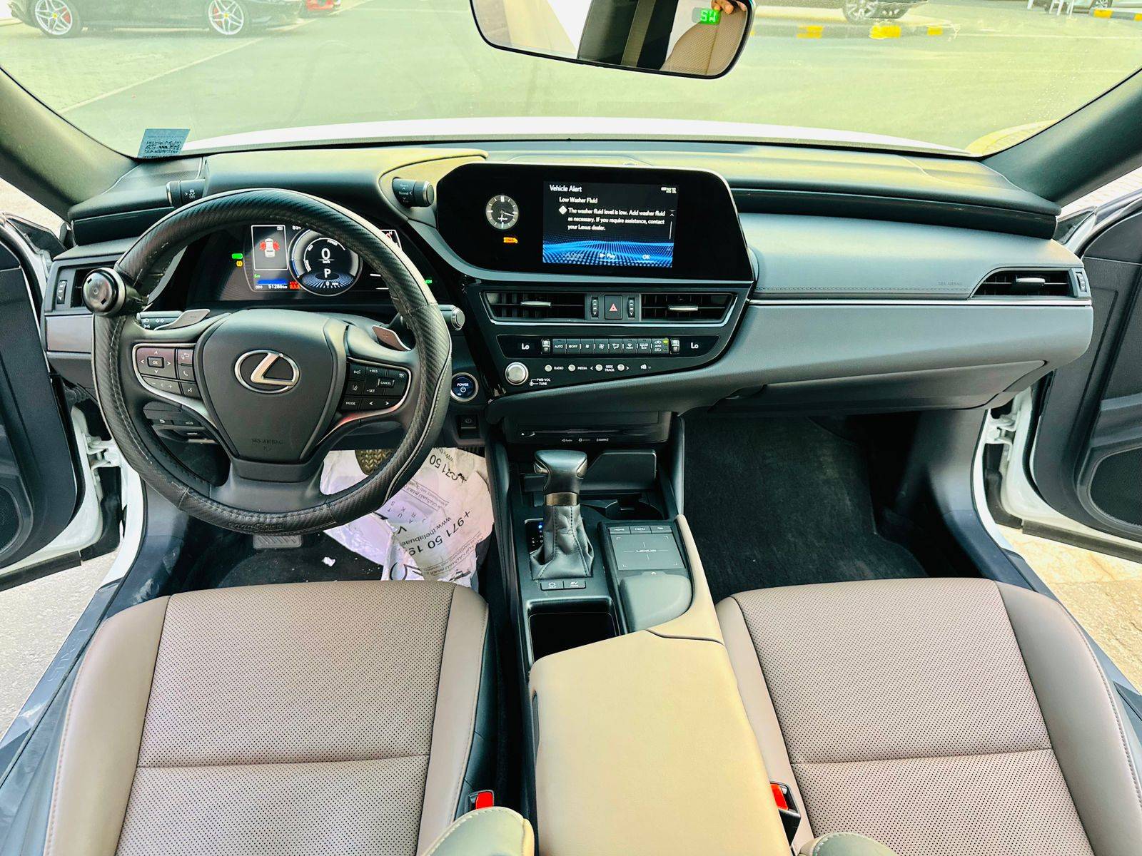2022 LEXUS ES 300H — 51286 KM — Lot 68013343 — Souq - Marhaba Auctions Used Cars - Image 9