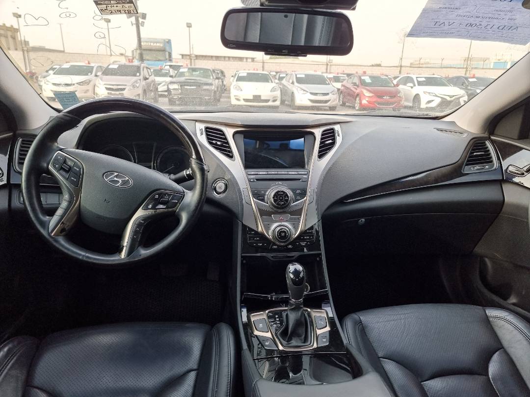 2012 HYUNDAI GRANDEUR — 219381 KM — Lot 215478 — Souq - Marhaba Auctions Used Cars - Image 7