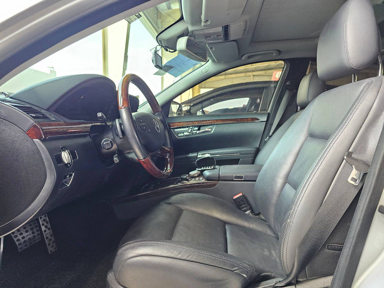 2010 MERCEDES BENZ S350 — 183368 KM — Lot 298102 — Souq - Marhaba Auctions Used Cars - Image 9