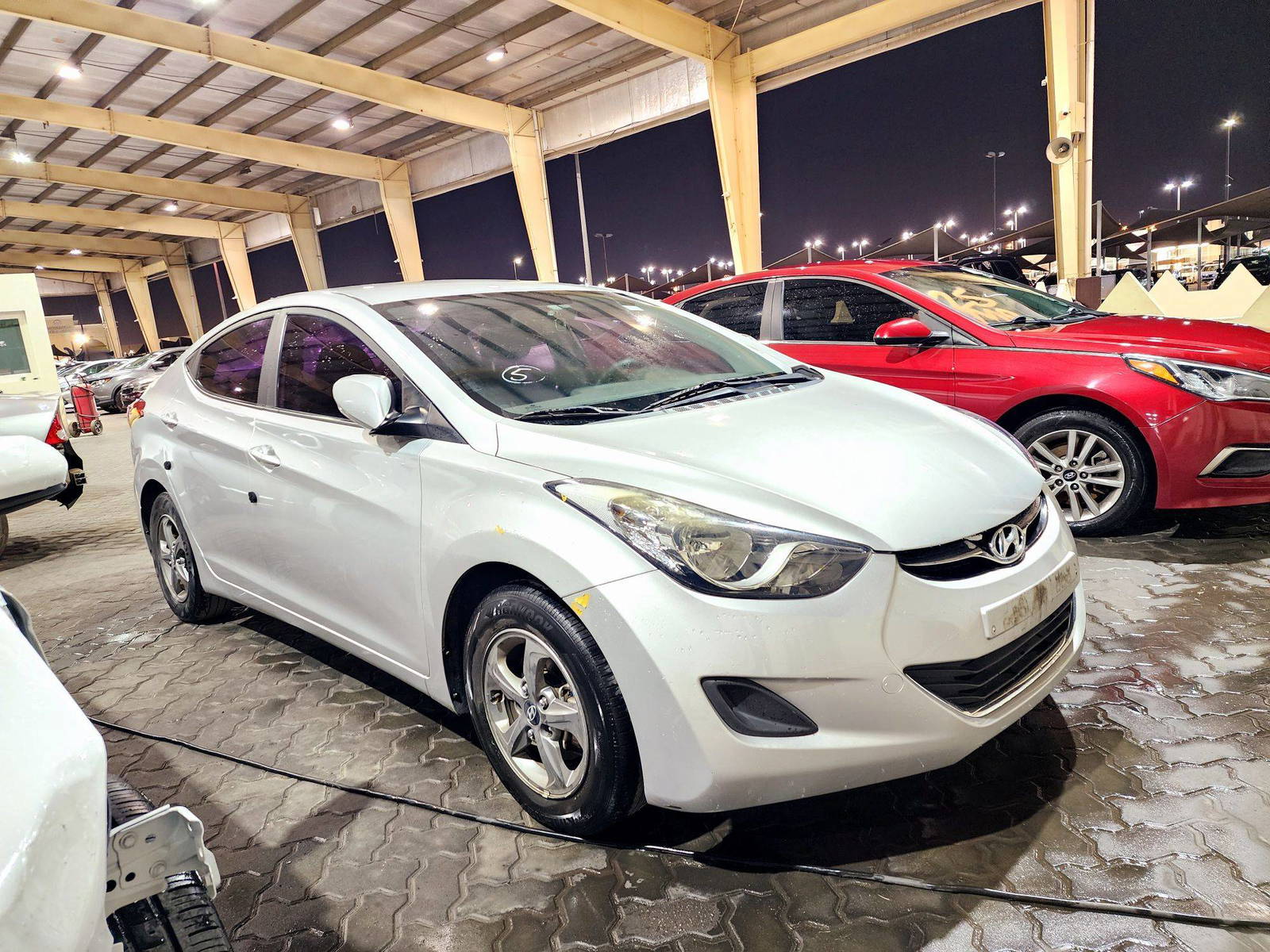 2013 HYUNDAI AVANTE — 153705 KM — Lot 724307 — Souq - Marhaba Auctions Used Cars - Image 4