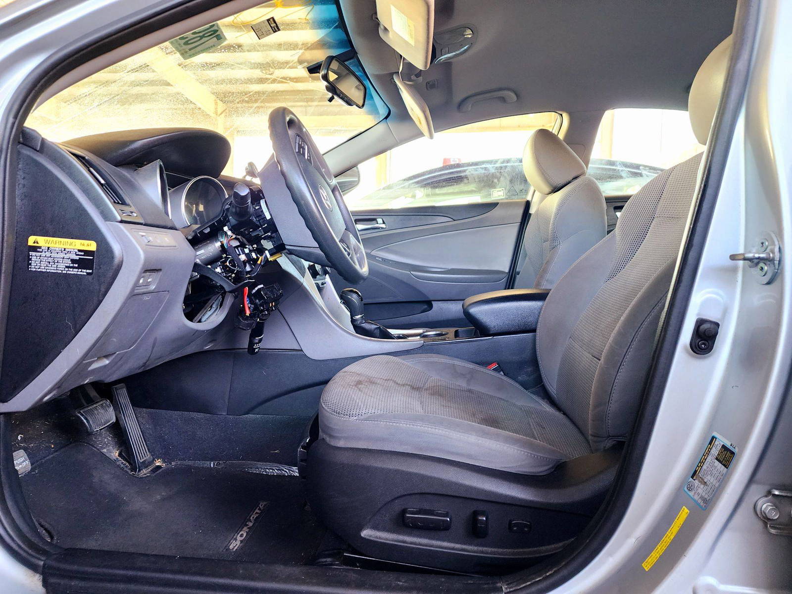 2013 HYUNDAI SONATA — 108138 Miles — Lot DH787103 — Souq - Marhaba Auctions Used Cars - Image 8
