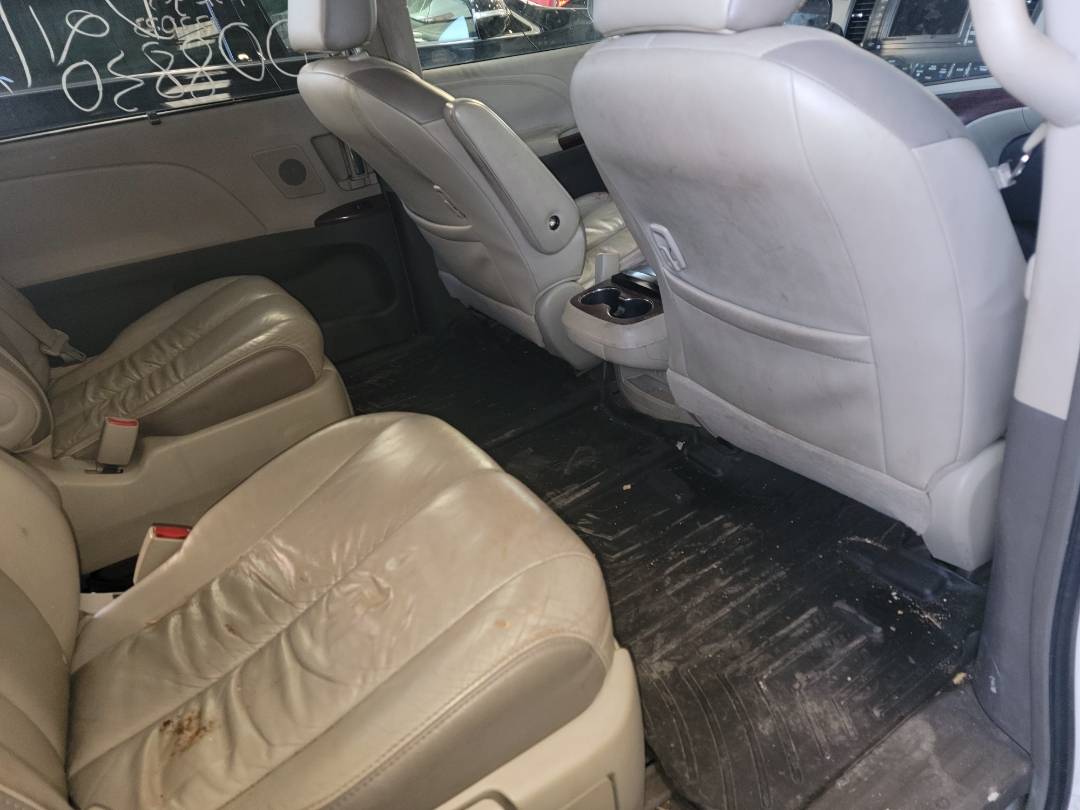 2011 TOYOTA SIENNA — 190274 Miles — Lot 74677713 - Marhaba Auctions Used Cars - Image 5