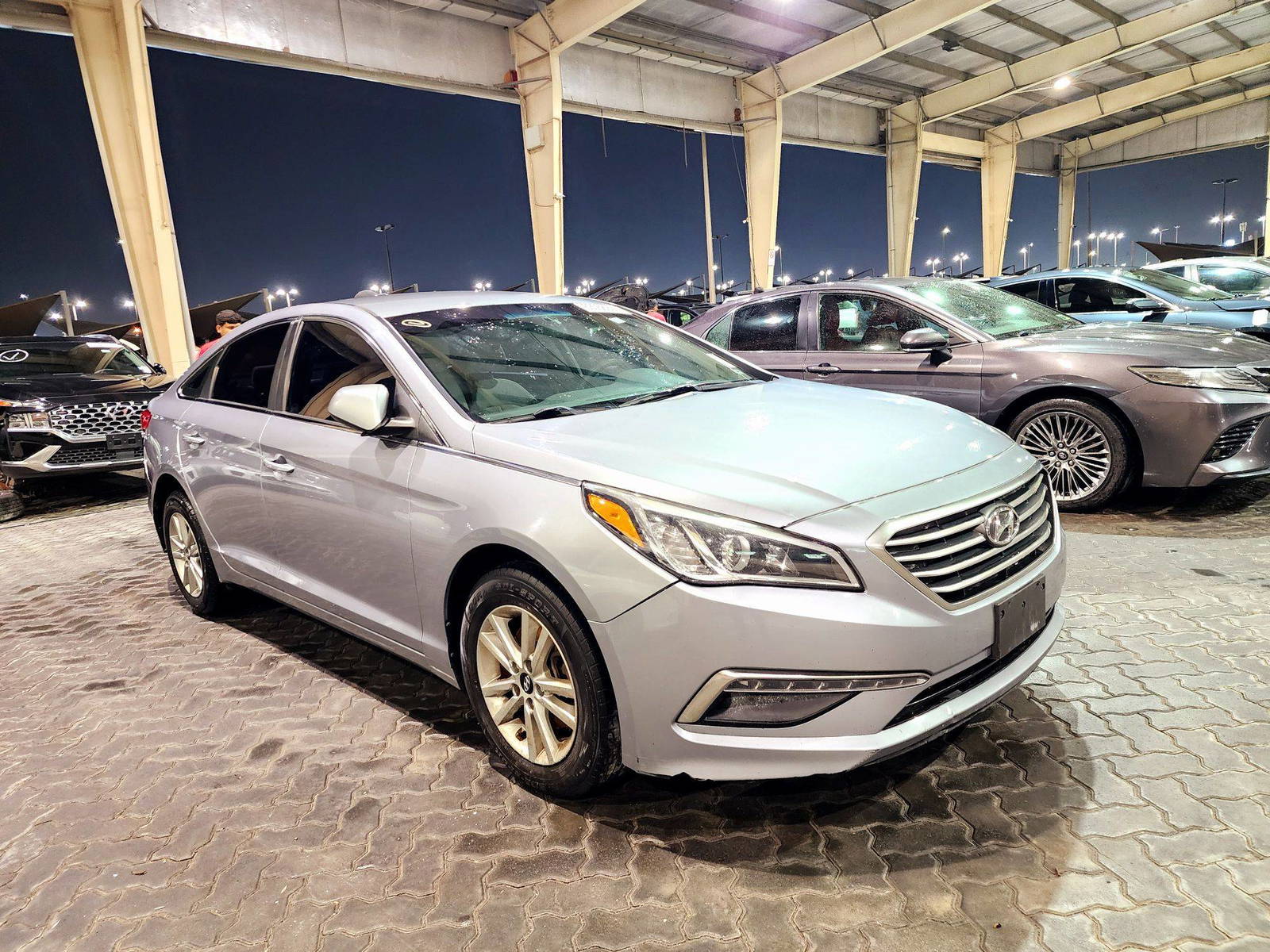 2015 HYUNDAI SONATA — 177601 Miles — Lot H156978 — Souq - Marhaba Auctions Used Cars - Image 5