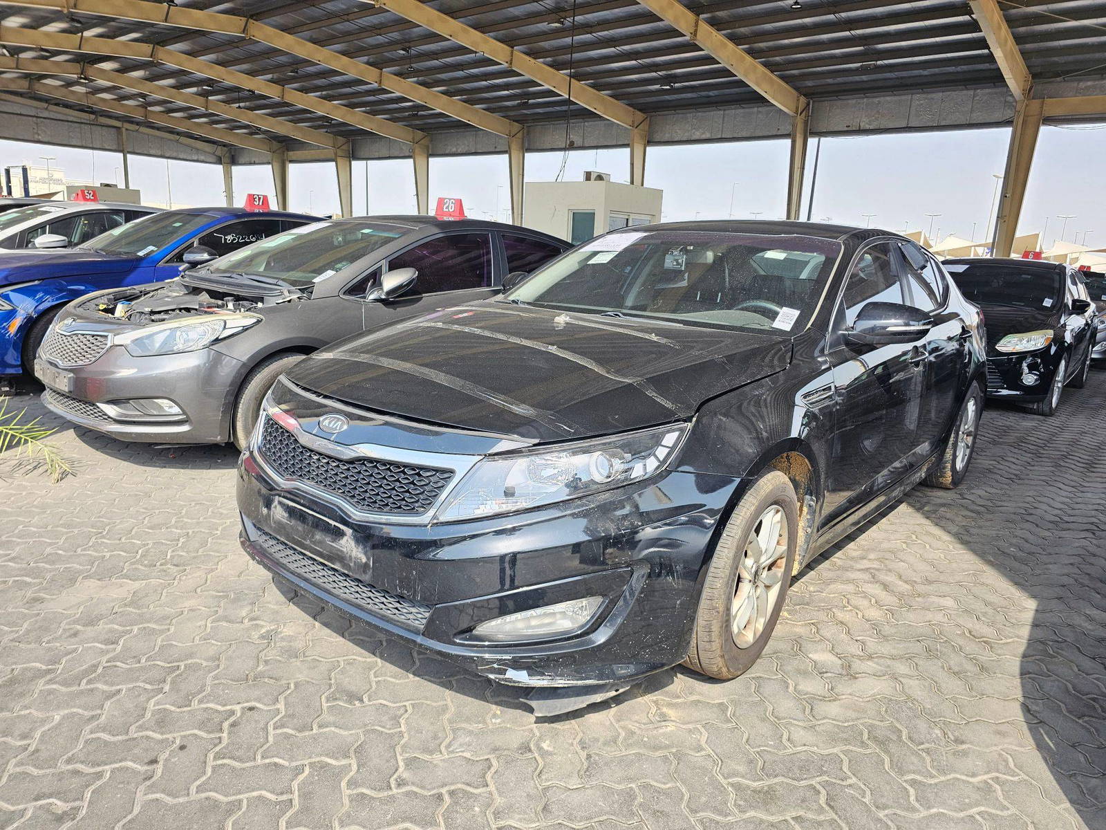 2011 KIA K5 — 223382 KM — Lot 17122 — Souq - Marhaba Auctions Used Cars - Image 5