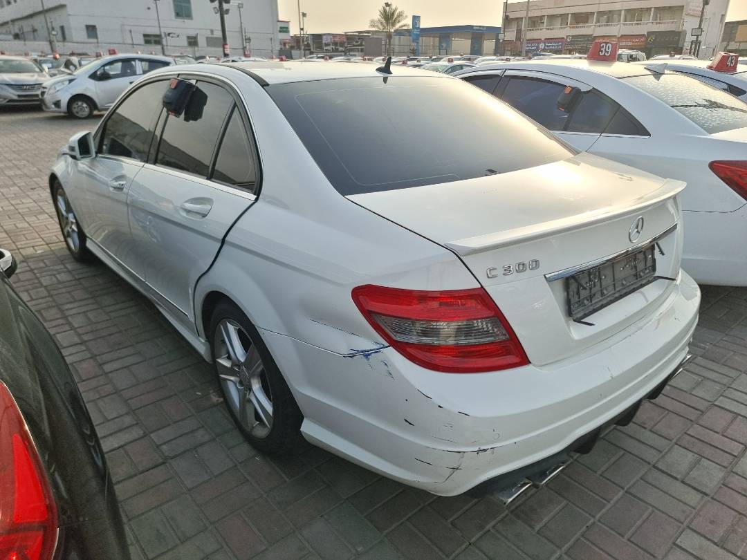 2010 MERCEDES BENZ C300 — 228699 KM — Lot 120055 — Ind. 12 - Marhaba Auctions Used Cars - Image 5