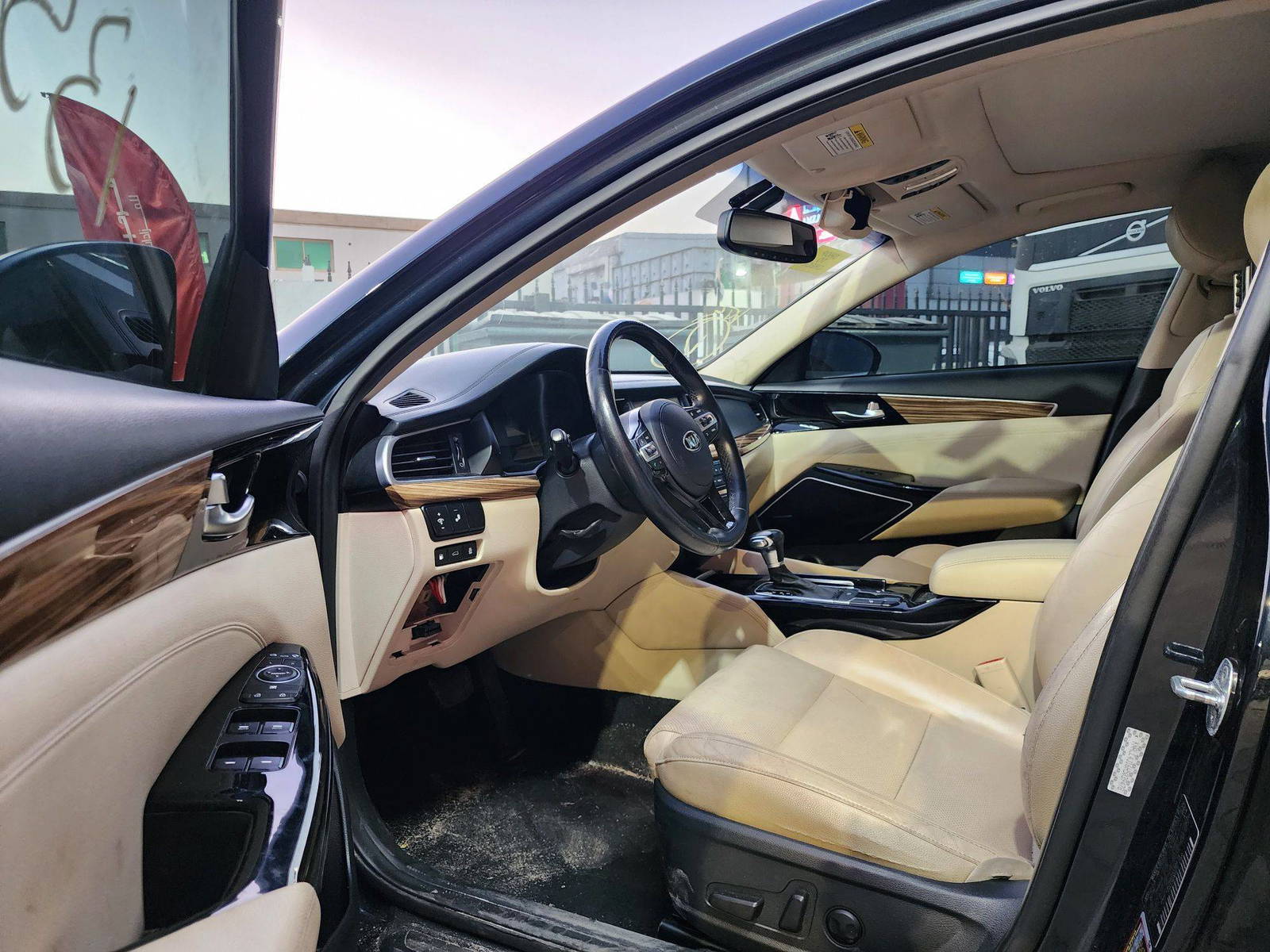 2017 KIA CADENZA — 135227 Miles — Lot 344028 — Al Quoz - Marhaba Auctions Used Cars - Image 9