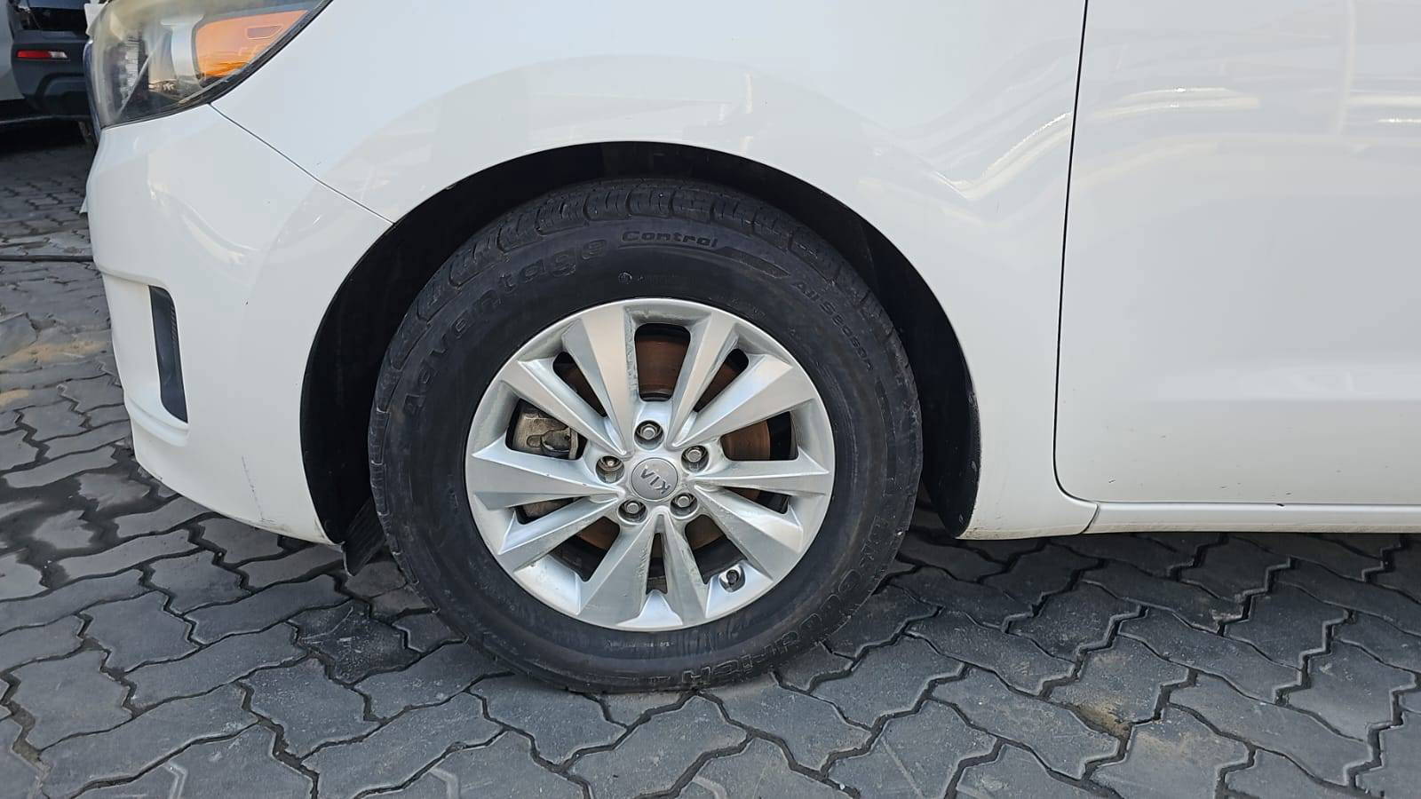 KIA SEDONA 2015 - Marhaba Auction Used Cars - Image 3