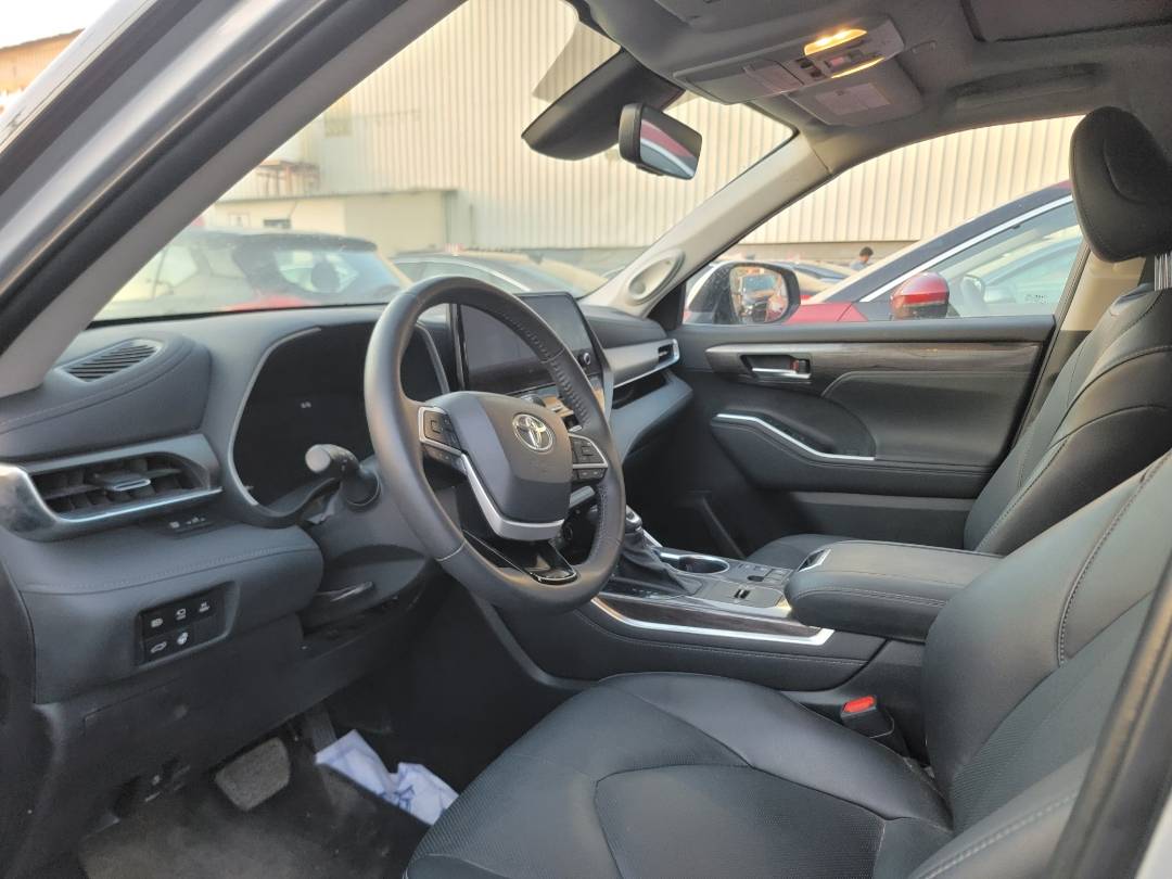 2023 TOYOTA HIGHLANDER — 10627 KM — Lot 1PS579800 — Souq - Marhaba Auctions Used Cars - Image 6