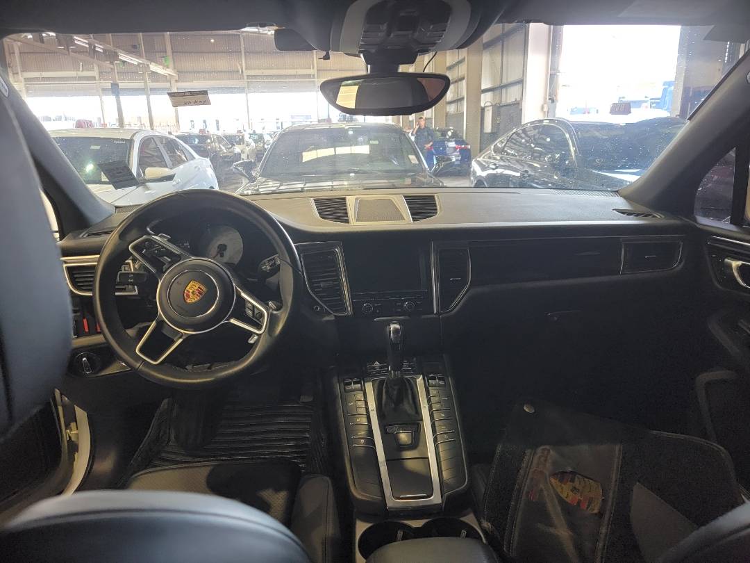2015 PORSCHE MACAN — 137296 KM — Lot B53531 — Main - Marhaba Auctions Used Cars - Image 8