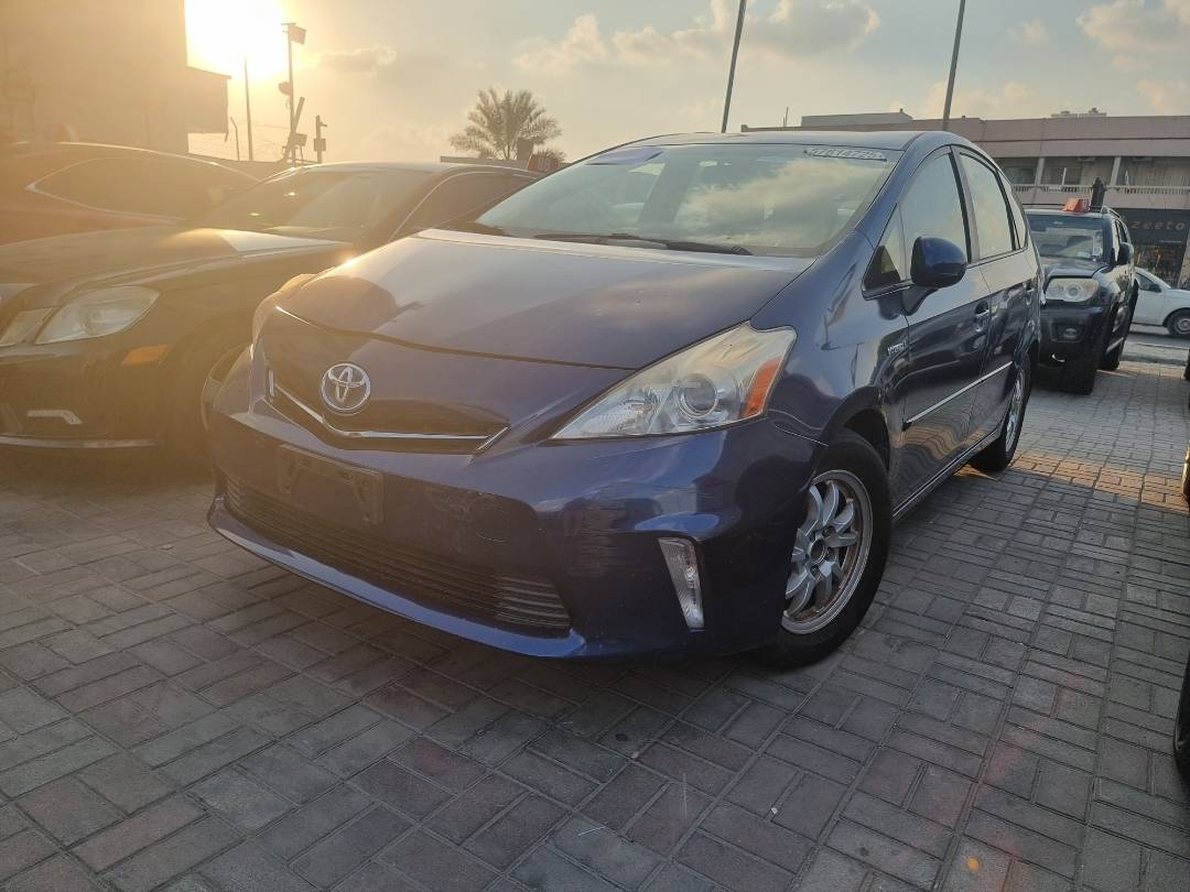 2014 TOYOTA PRIUS V — 288786 Miles — Lot 3303643 — Ind. 12 - Marhaba Auctions Used Cars - Image 3