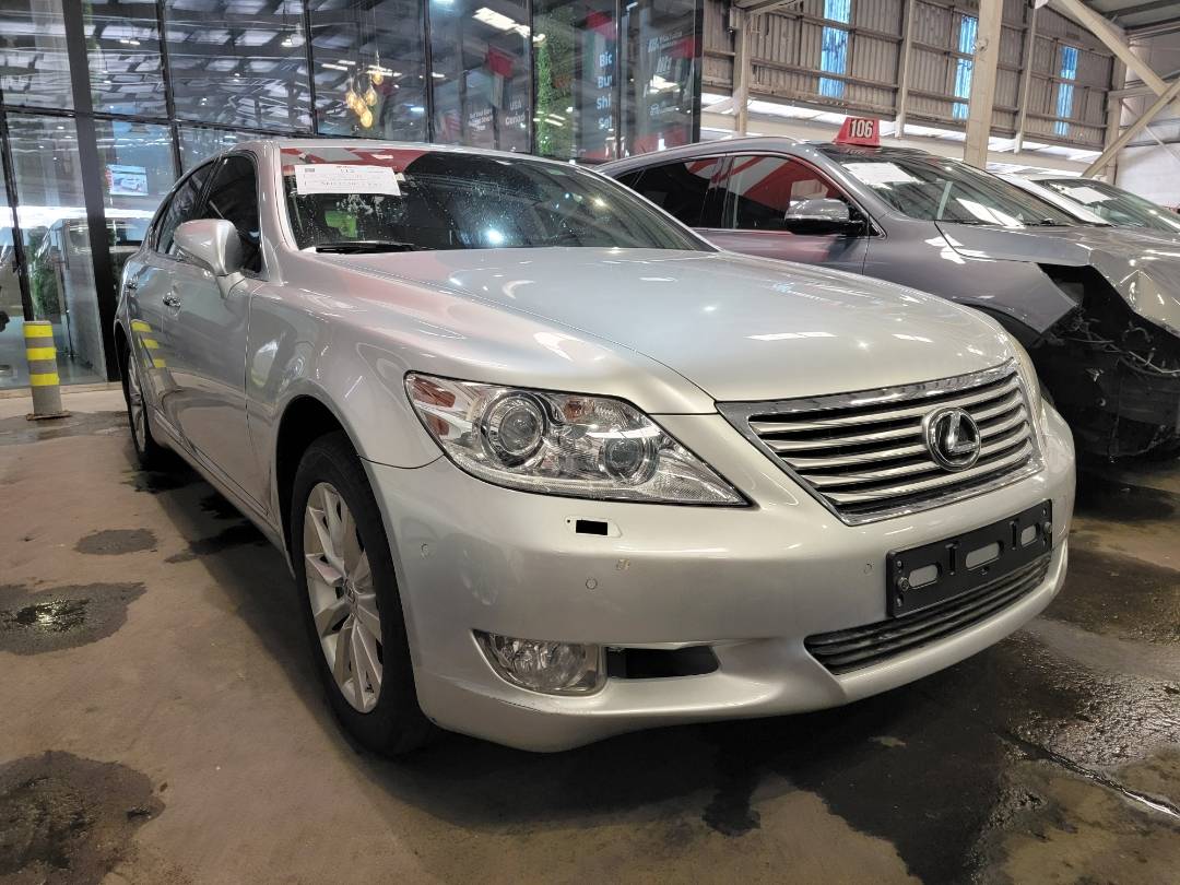 2012 LEXUS LS 460 — 129303 KM — Lot C5109416 — Main - Marhaba Auctions Used Cars - Image 4