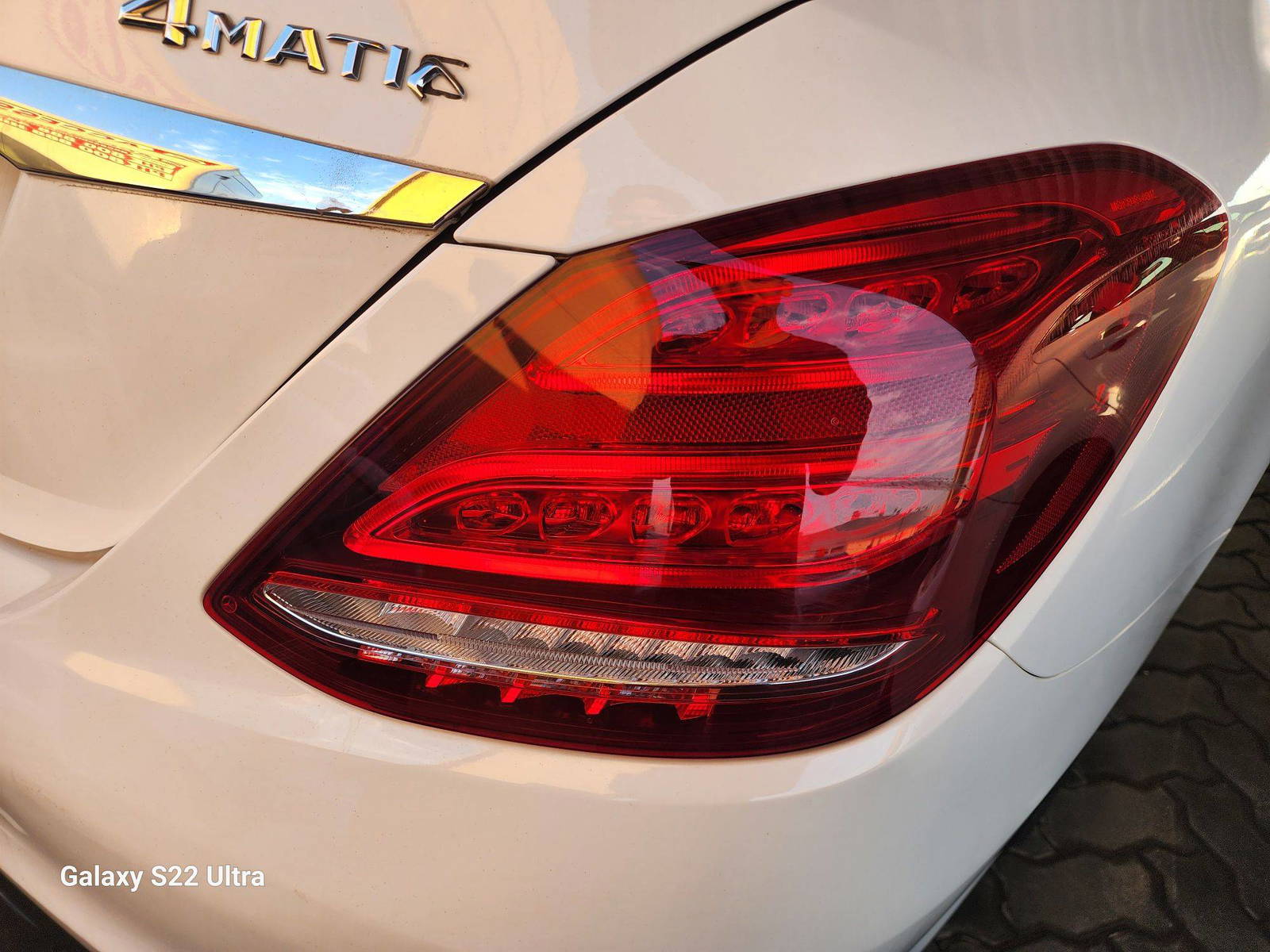 2015 MERCEDES BENZ C300 — 92400 Miles — Lot 37060324 - Marhaba Auctions Used Cars - Image 4