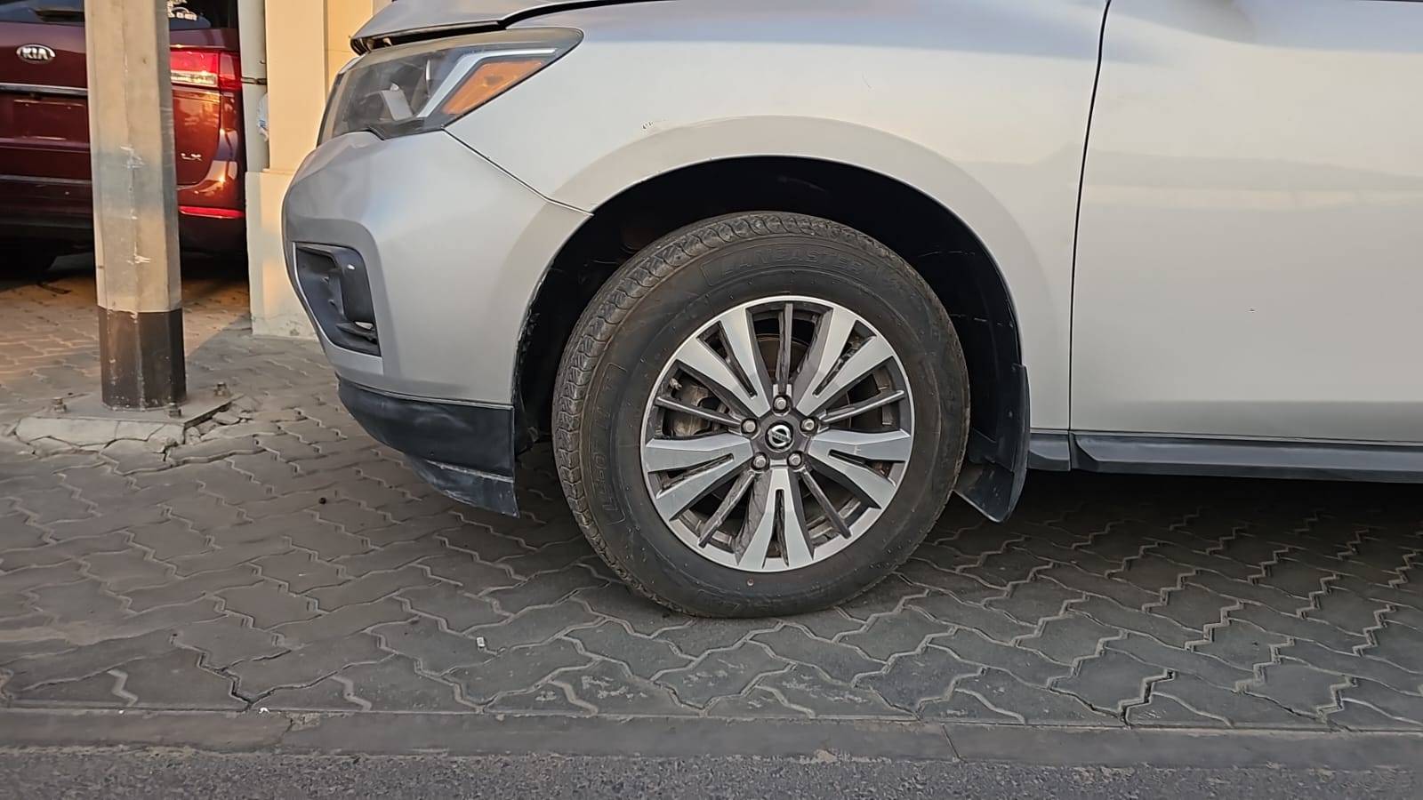 NISSAN PATHFINDER 2017 view 2