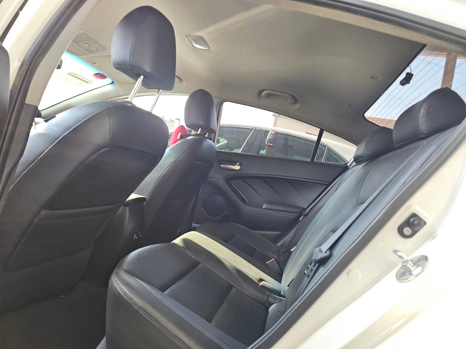 2014 KIA K3 — 65416 KM — Lot A229102 — Souq - Marhaba Auctions Used Cars - Image 8