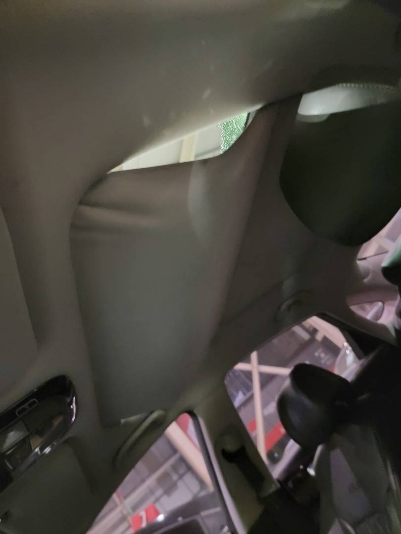 2015 HYUNDAI ASLAN G330 — 274038 KM — Lot 03172 — Souq - Marhaba Auctions Used Cars - Image 8
