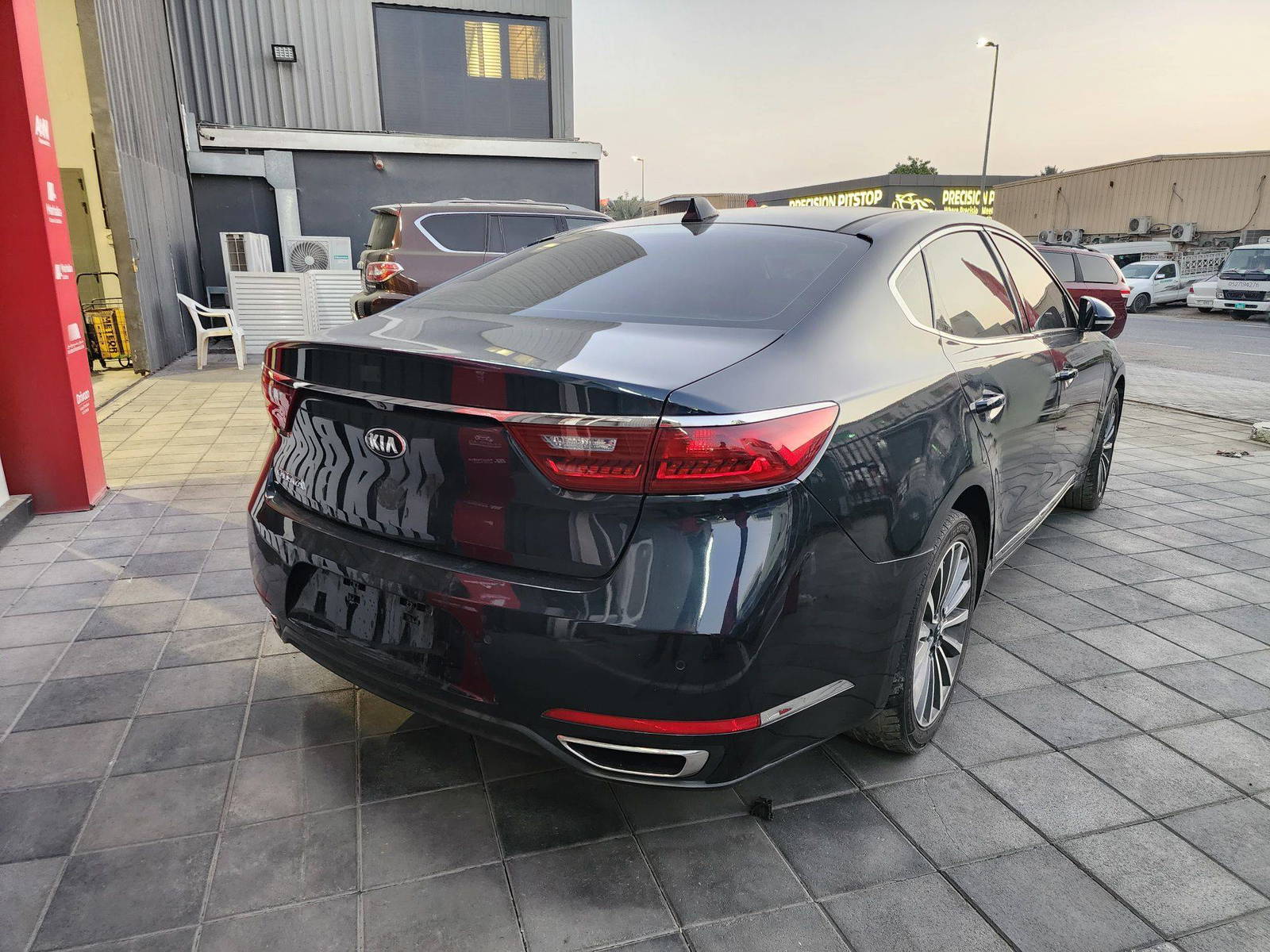 2017 KIA CADENZA — 135227 Miles — Lot 344028 — Al Quoz - Marhaba Auctions Used Cars - Image 6