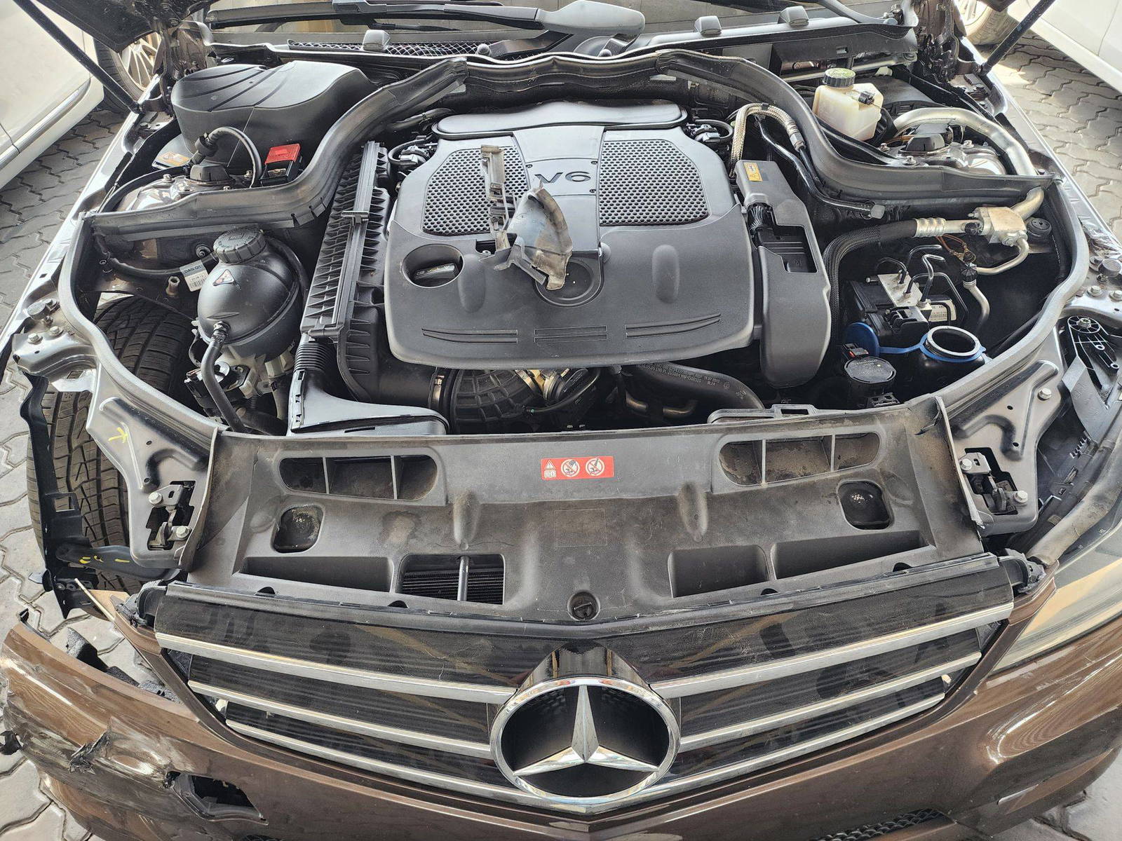 2014 MERCEDES BENZ C300 — 121823 Miles — Lot 42997505 — Souq - Marhaba Auctions Used Cars - Image 12