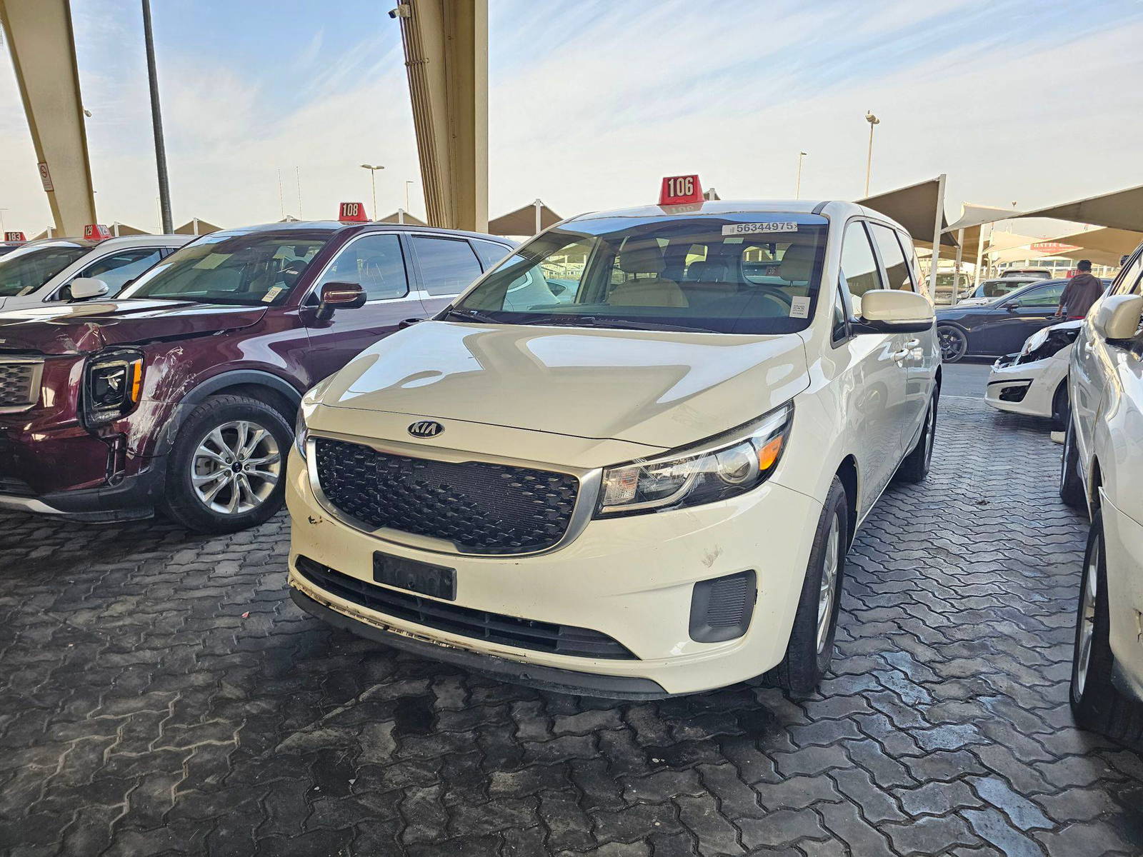 2017 KIA SEDONA — 121700 Miles — Lot 15H6219350 — Souq - Marhaba Auctions Used Cars - Image 5